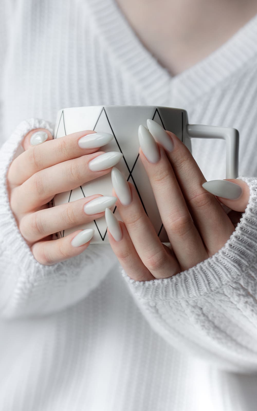 Milky White Nails Designs for Any Occasion [Ideas And Tips]
