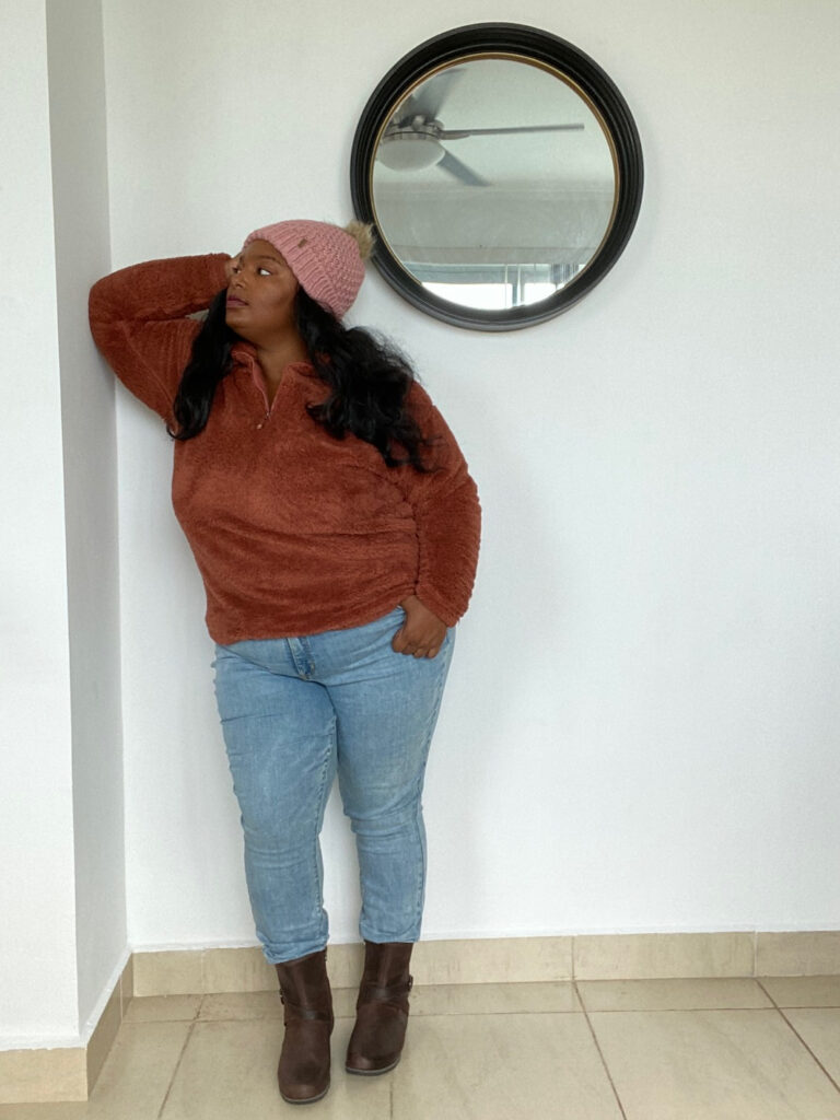 Rust Fleece Pullover and Jeans for a Relaxed Winter Look Rust Fleece Pullover and Jeans for a Relaxed Winter Look — Winter Outfits for Plus Size Women