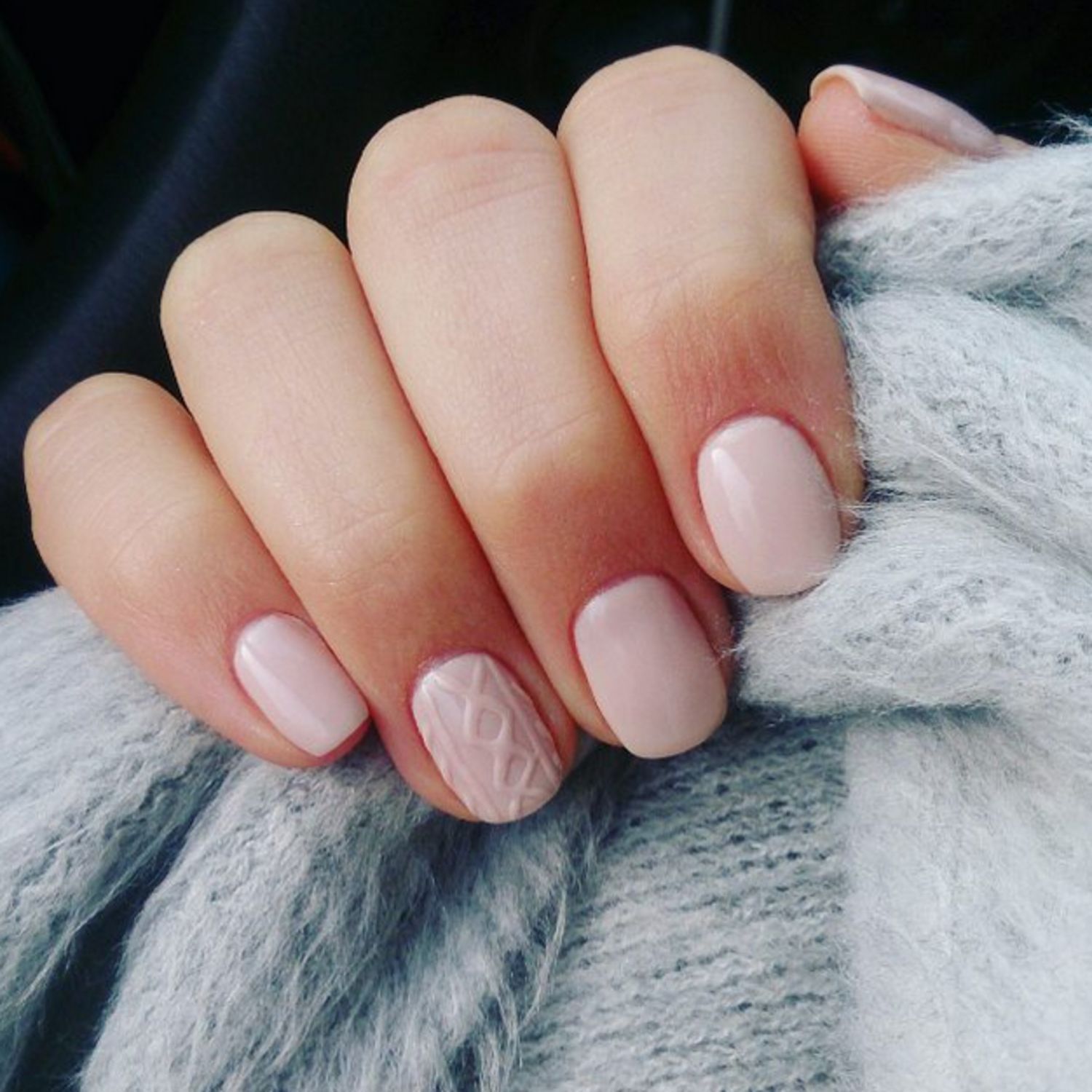Subtle Short Oval Cozy Knit — Sweater Nails