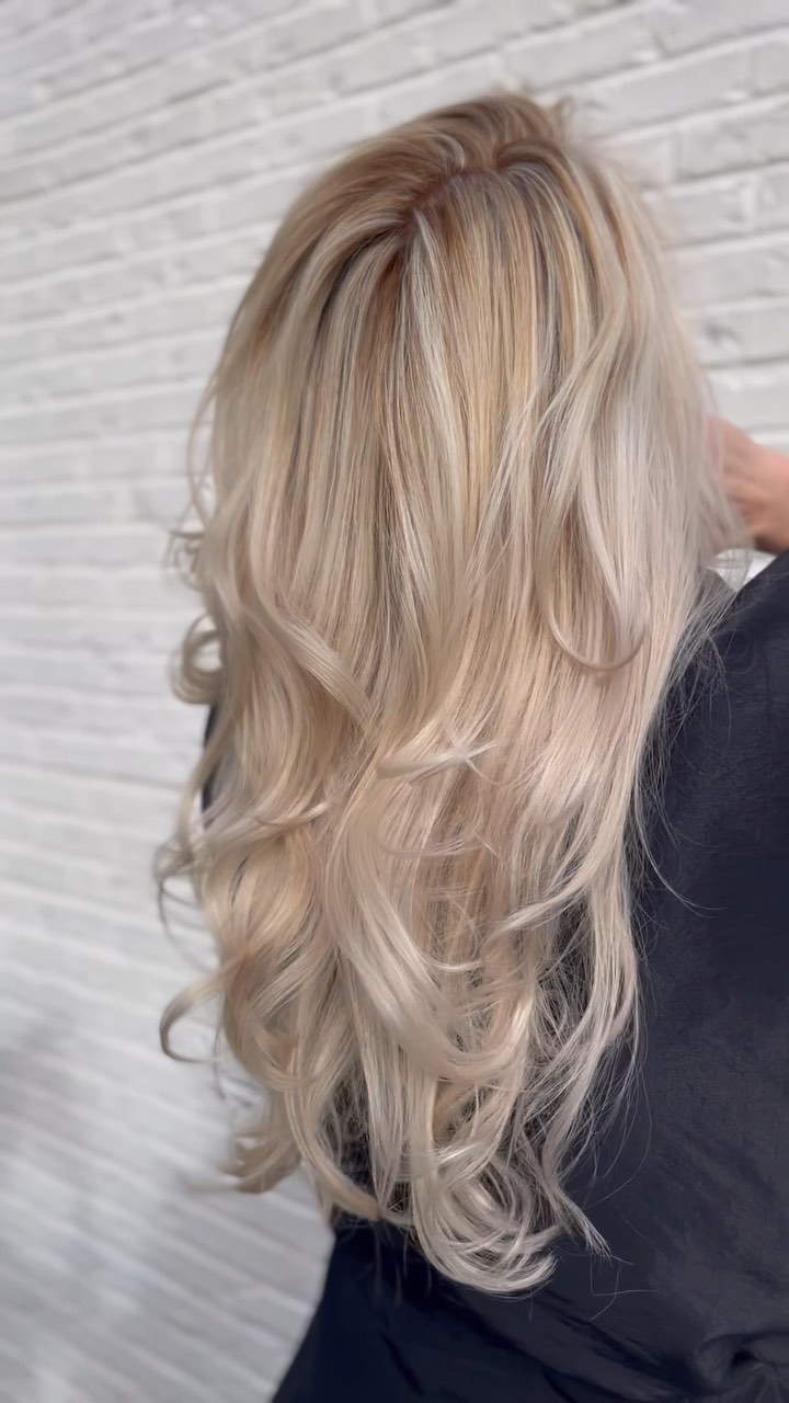 Ash Blonde With Platinum Highlights — Winter Hair Colors