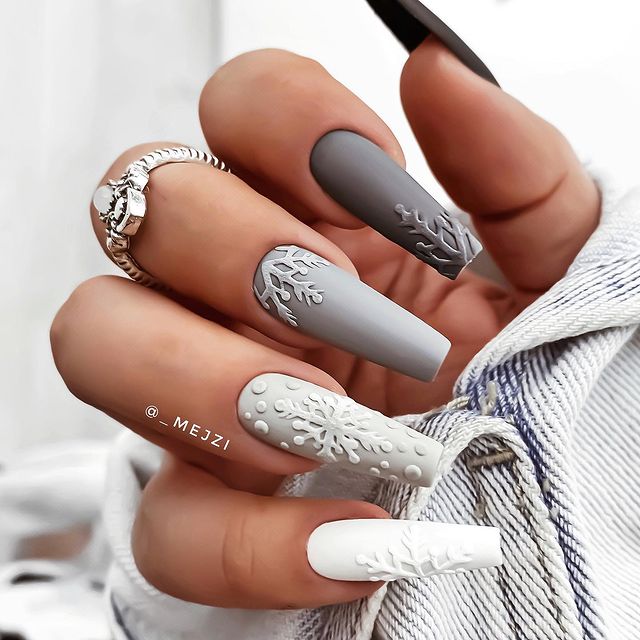 Matte Gray 3D Winter Motifs Coffin Nails Matte Gray 3D Winter Motifs Coffin Nails — Winter Gray Nails