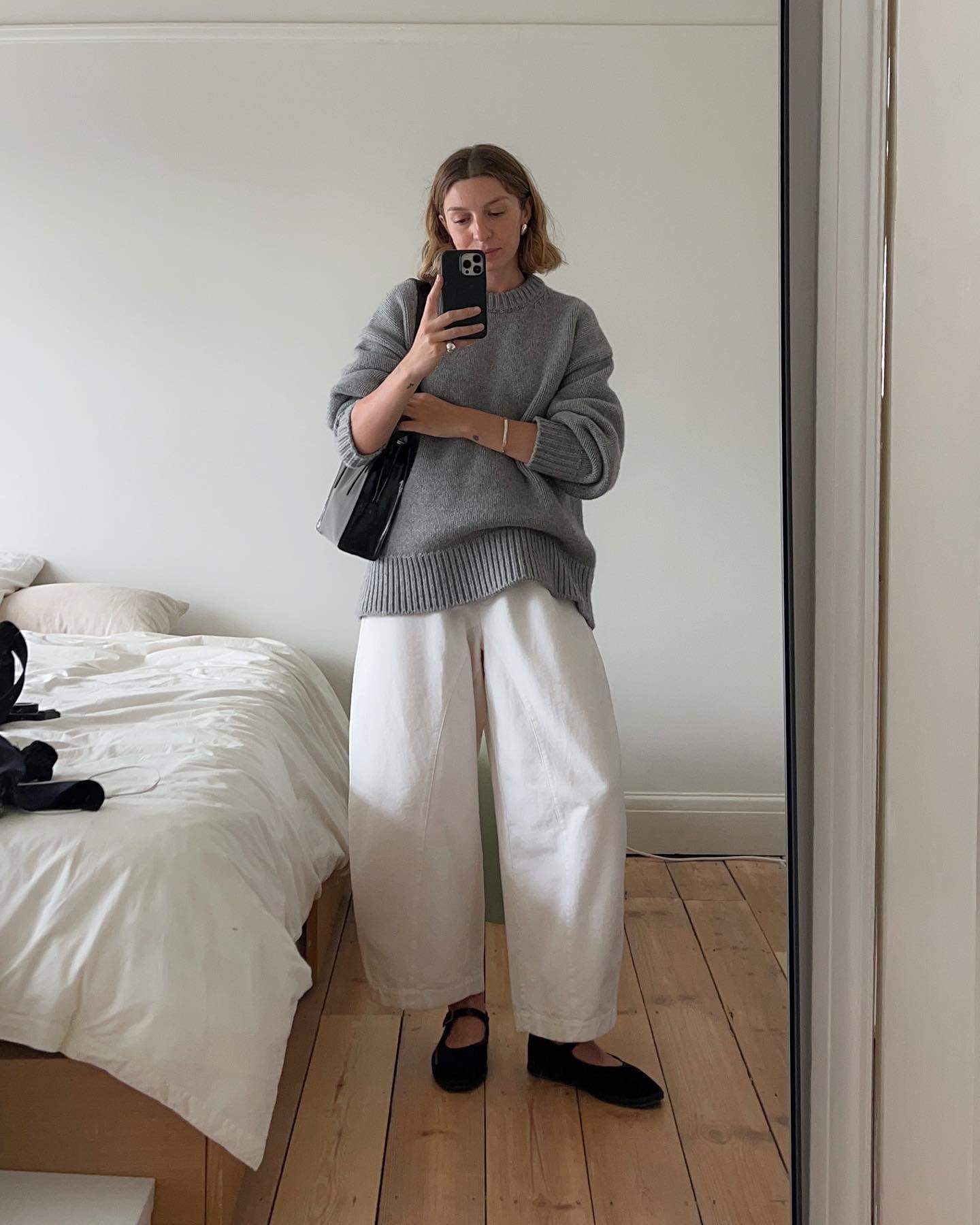 Grey Oversized Knit Sweater with White Wide-Leg Pants Grey Oversized Knit Sweater with White Wide-Leg Pants — Sweater Outfits