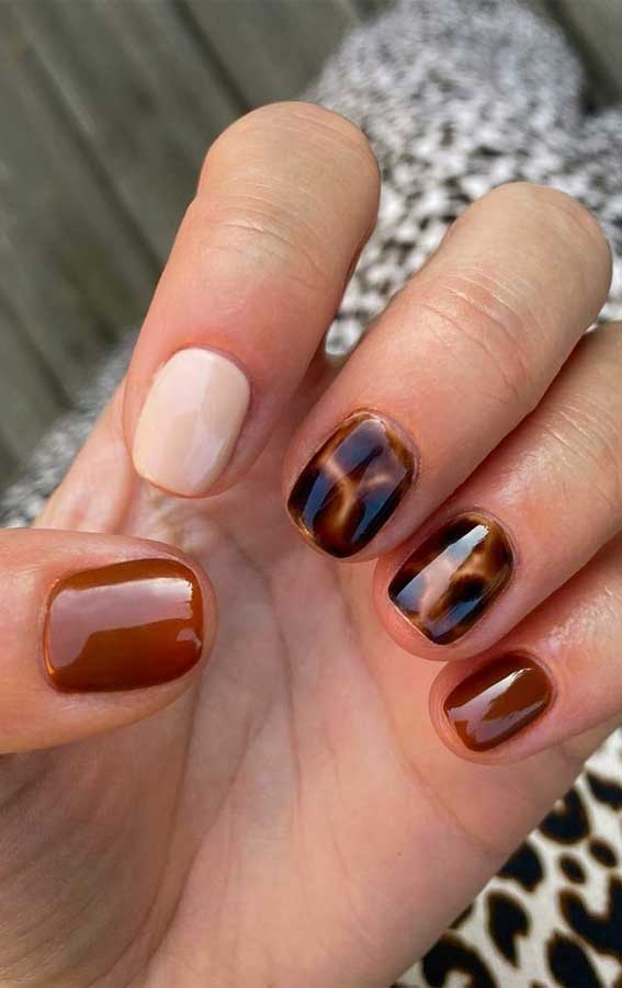 Tortoiseshell And Brown Short Squares — Short Winter Gel Nails