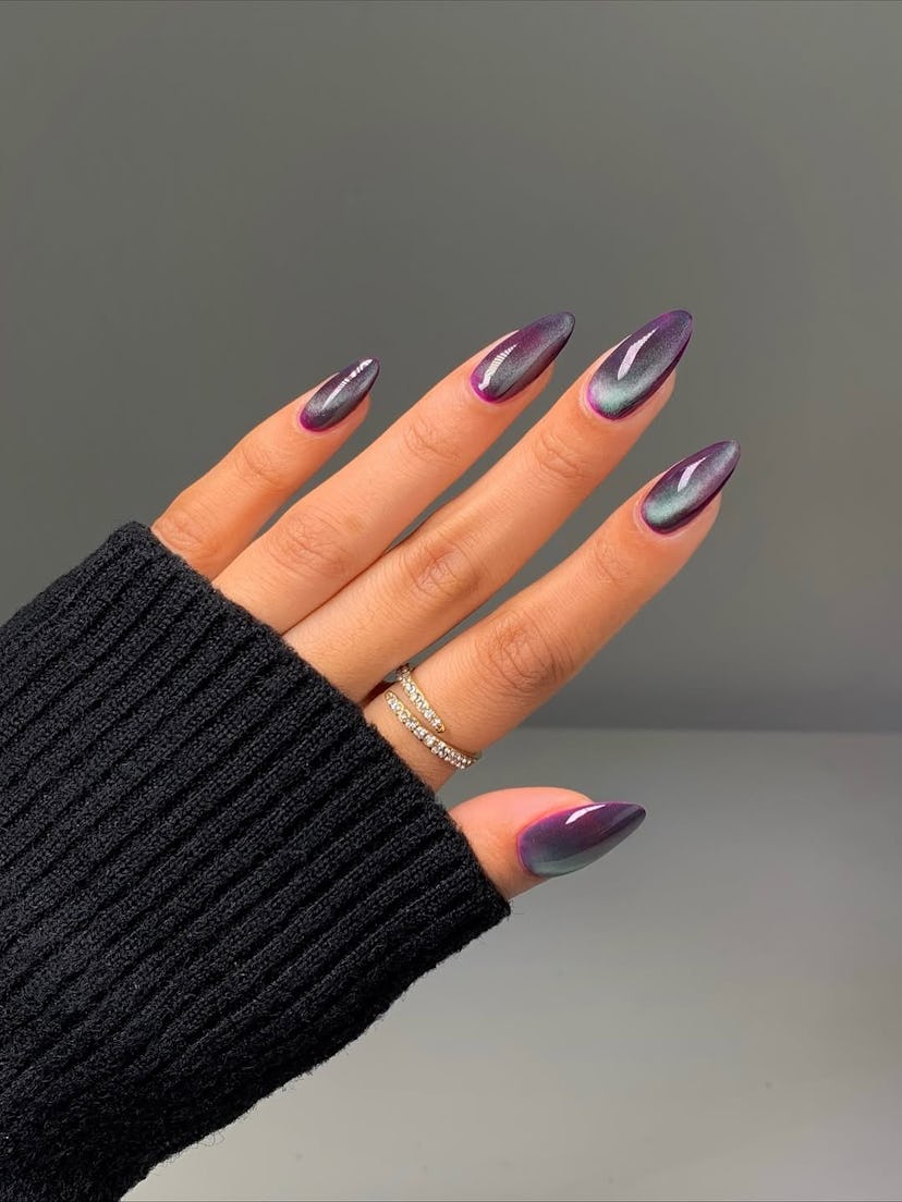 Deep Purple Green Cat-Eye Almond Nails Deep Purple Green Cat-Eye Almond Nails — Winter Nail Colors