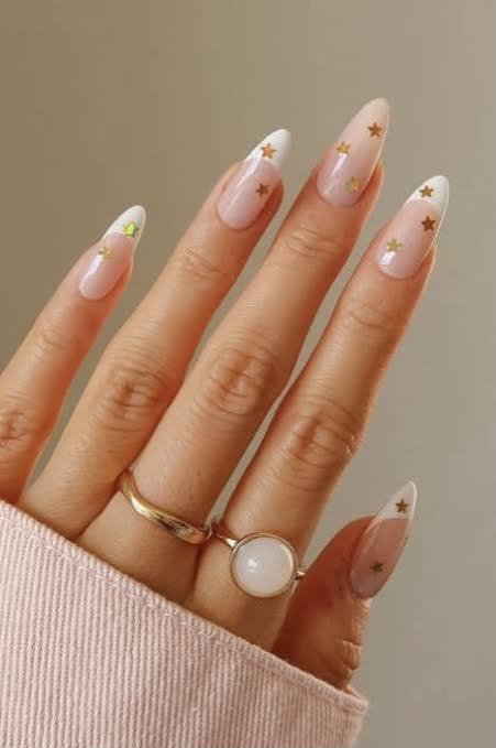Gold Star Decal Long Stilettos Gold Star Decal Long Stilettos — Simple Winter Nails
