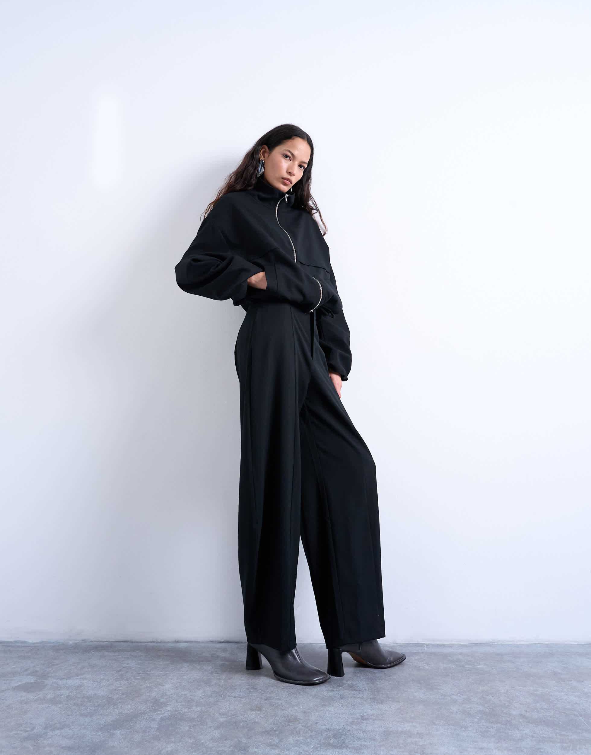 Relaxed Zip-Up Jacket and Wide-Leg Trousers Relaxed Zip-Up Jacket and Wide-Leg Trousers — All Black Winter Outfits