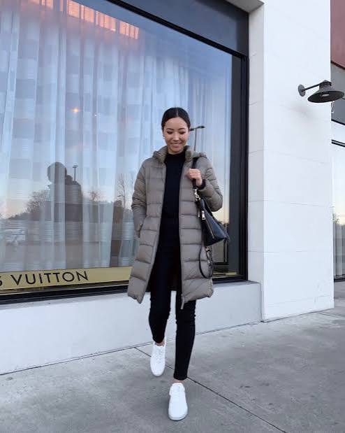Fitted Grey Puffer Coat with Leggings — Long Puffer Coat Outfits