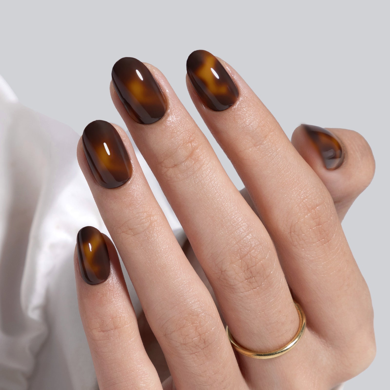 Glossy Tortoise Shell Oval Nails — Winter Oval Nails