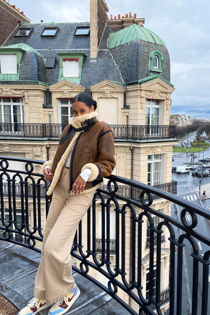 Brown Shearling Jacket with Wide-Leg Pants — Shearling Coat Outfits