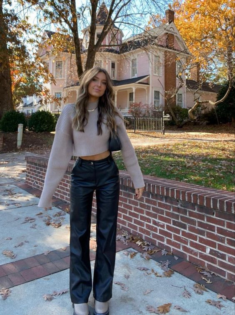 Beige Cropped Knit Sweater with Black Leather Pants Beige Cropped Knit Sweater with Black Leather Pants — Winter Birthday Outfits
