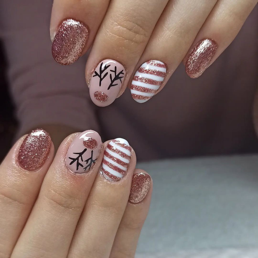 Sparkling Rose Gold and Reindeer Antlers Sparkling Rose Gold and Reindeer Antlers — Cute Winter Nails