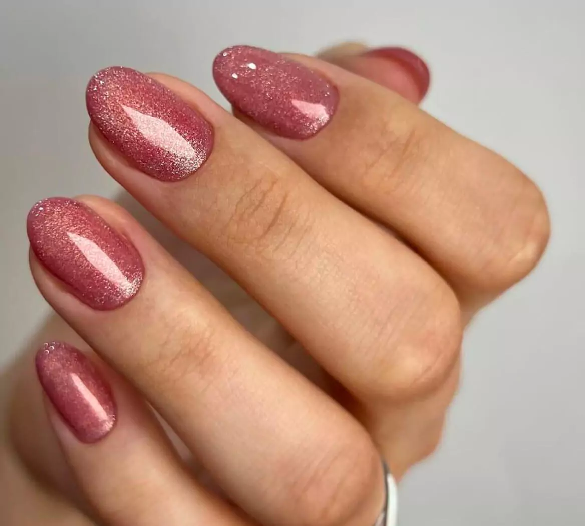 Rose Gold Shimmer Cat Eye Short Oval Rose Gold Shimmer Cat Eye Short Oval — Velvet Nails