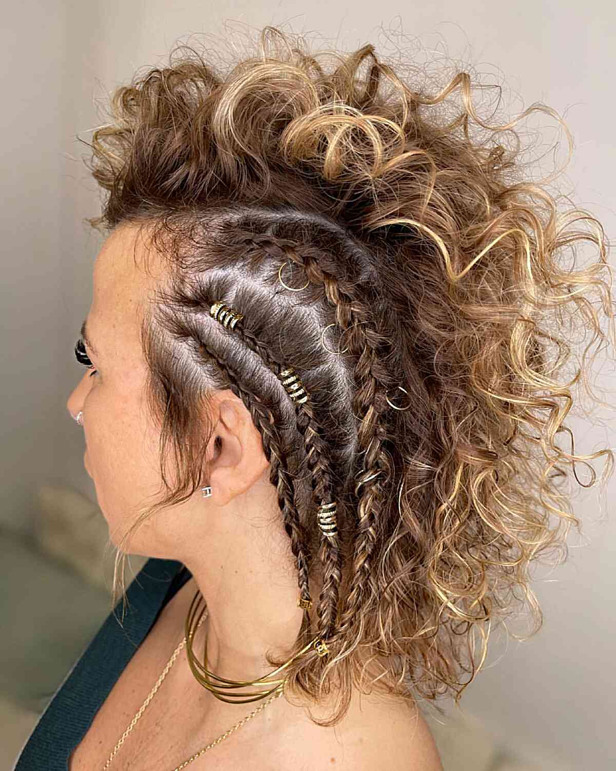 Braided Mohawk with Voluminous Curls Braided Mohawk with Voluminous Curls — Winter Braided Hairstyles