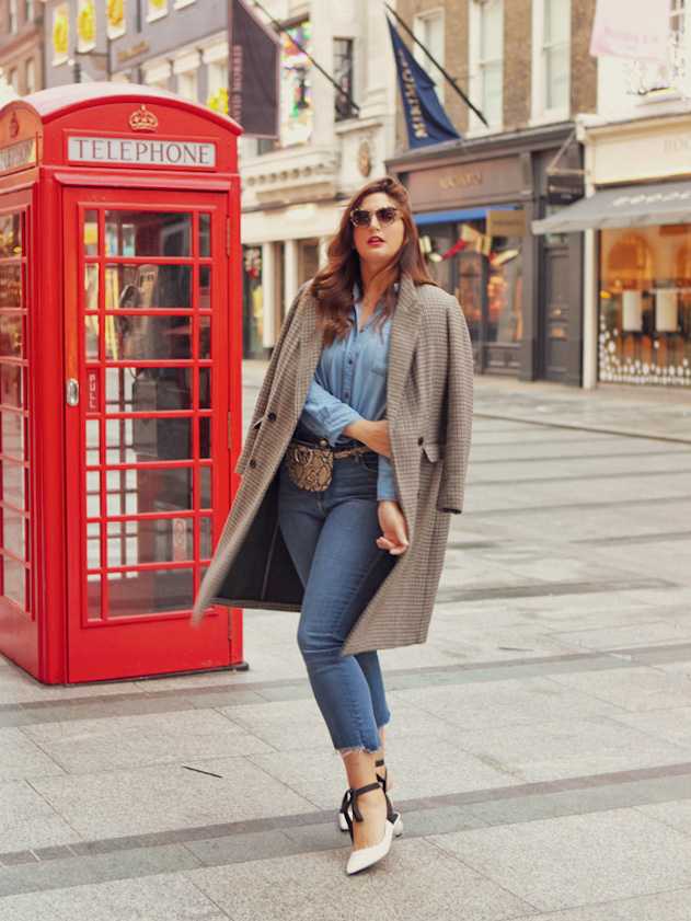 Long Patterned Coat for a Statement City Exploration Outfit Long Patterned Coat for a Statement City Exploration Outfit — London Winter Outfits