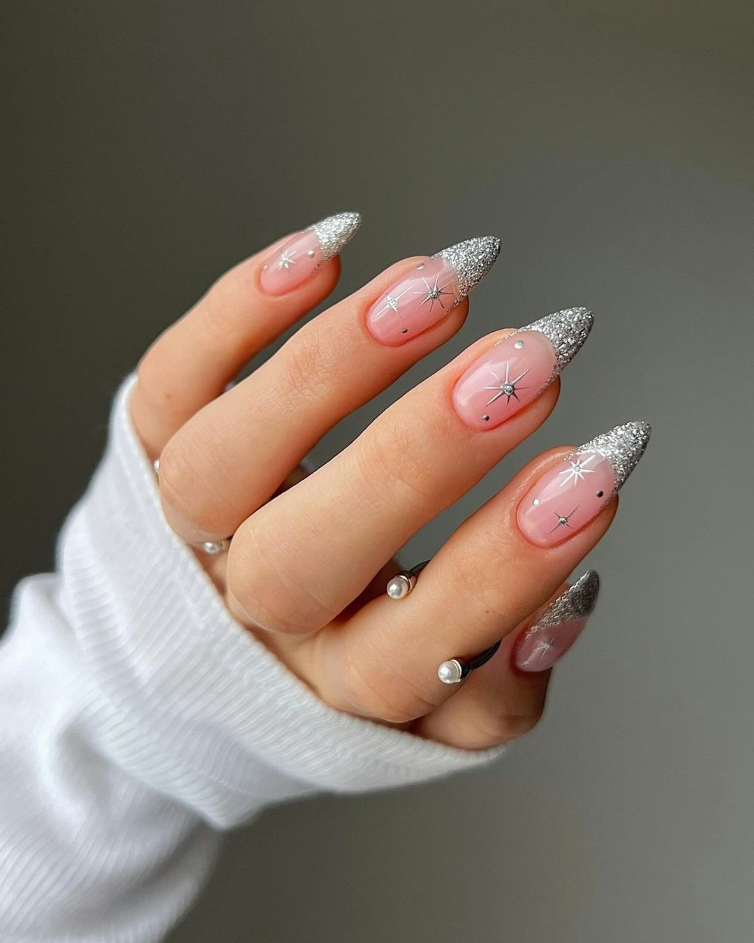 Winter Holiday Visual Idea — Winter Stiletto Nails