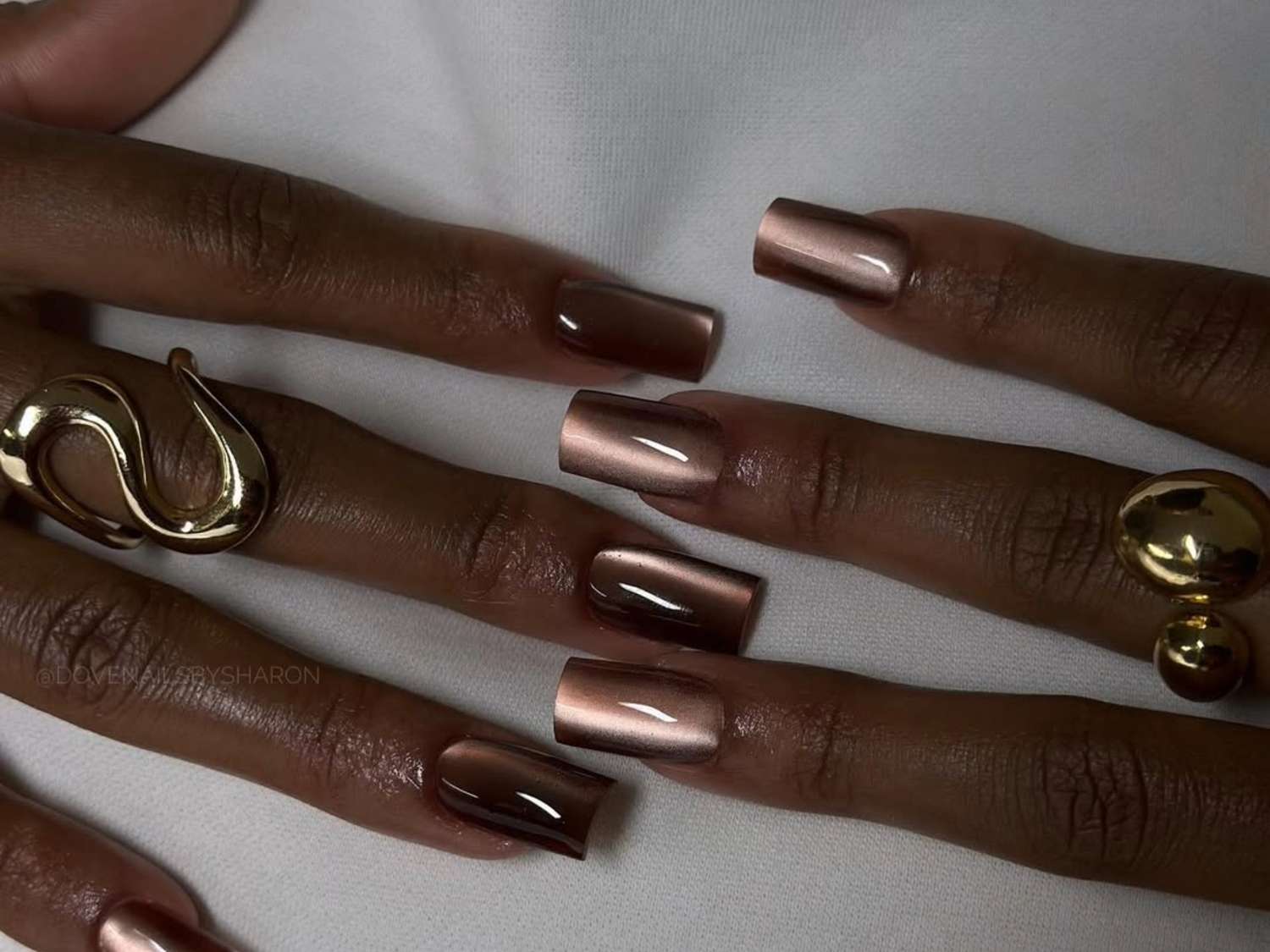 Rose Gold Brown Gradient Cat-Eye Rose Gold Brown Gradient Cat-Eye — Chocolate Brown Nails