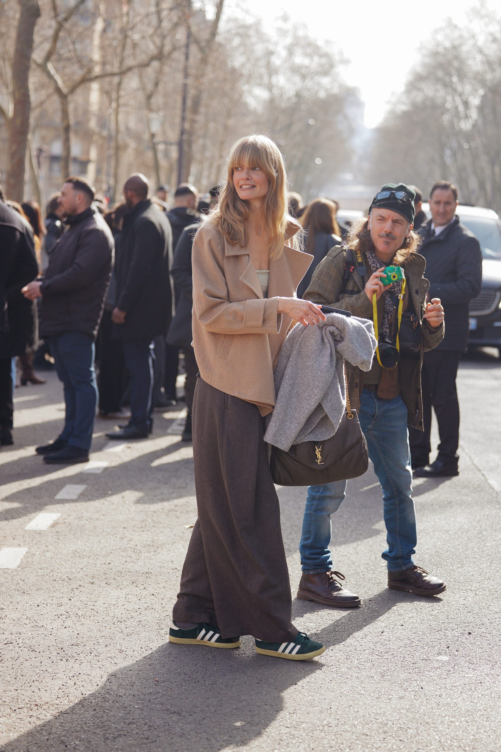 Cropped Jacket and Wide-Leg Trousers with Striped Sneakers Cropped Jacket and Wide-Leg Trousers with Striped Sneakers — Winter Outfits with Sneakers