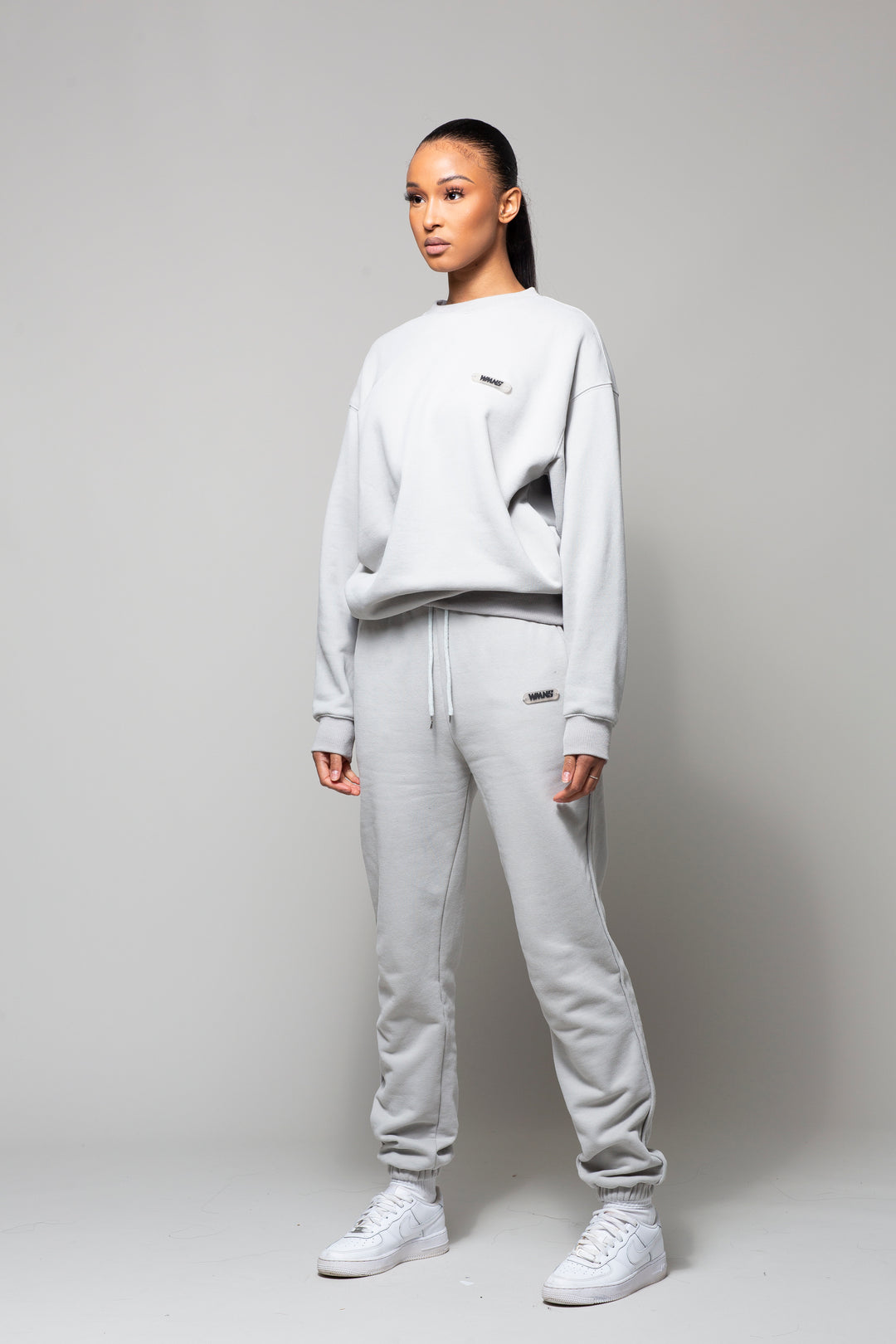 Light Grey Monochromatic Set for Comfortable Workouts Light Grey Monochromatic Set for Comfortable Workouts — Winter Workout Outfits