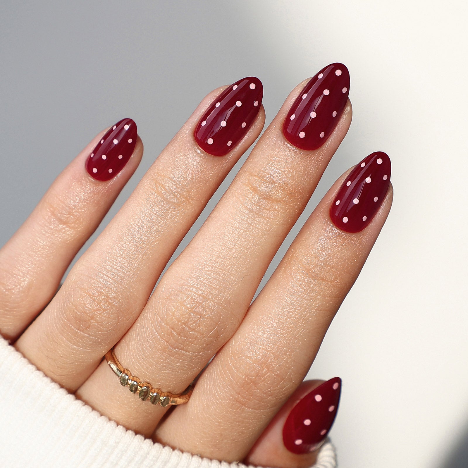 Winter Visual Idea Winter Visual Idea — Short Winter Almond Nails