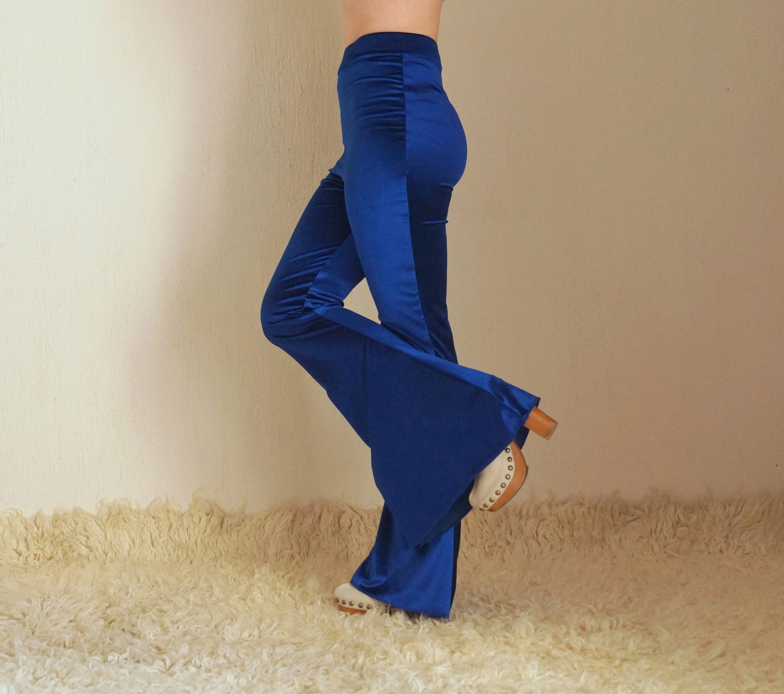 Statement Velvet for Evening Elegance — Flare Leggings Outfits