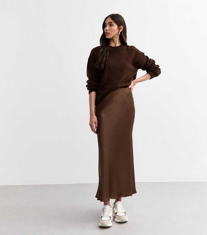 Casual Brown Satin Maxi Skirt with Matching Knit Sweater Casual Brown Satin Maxi Skirt with Matching Knit Sweater — Winter Skirt Outfits