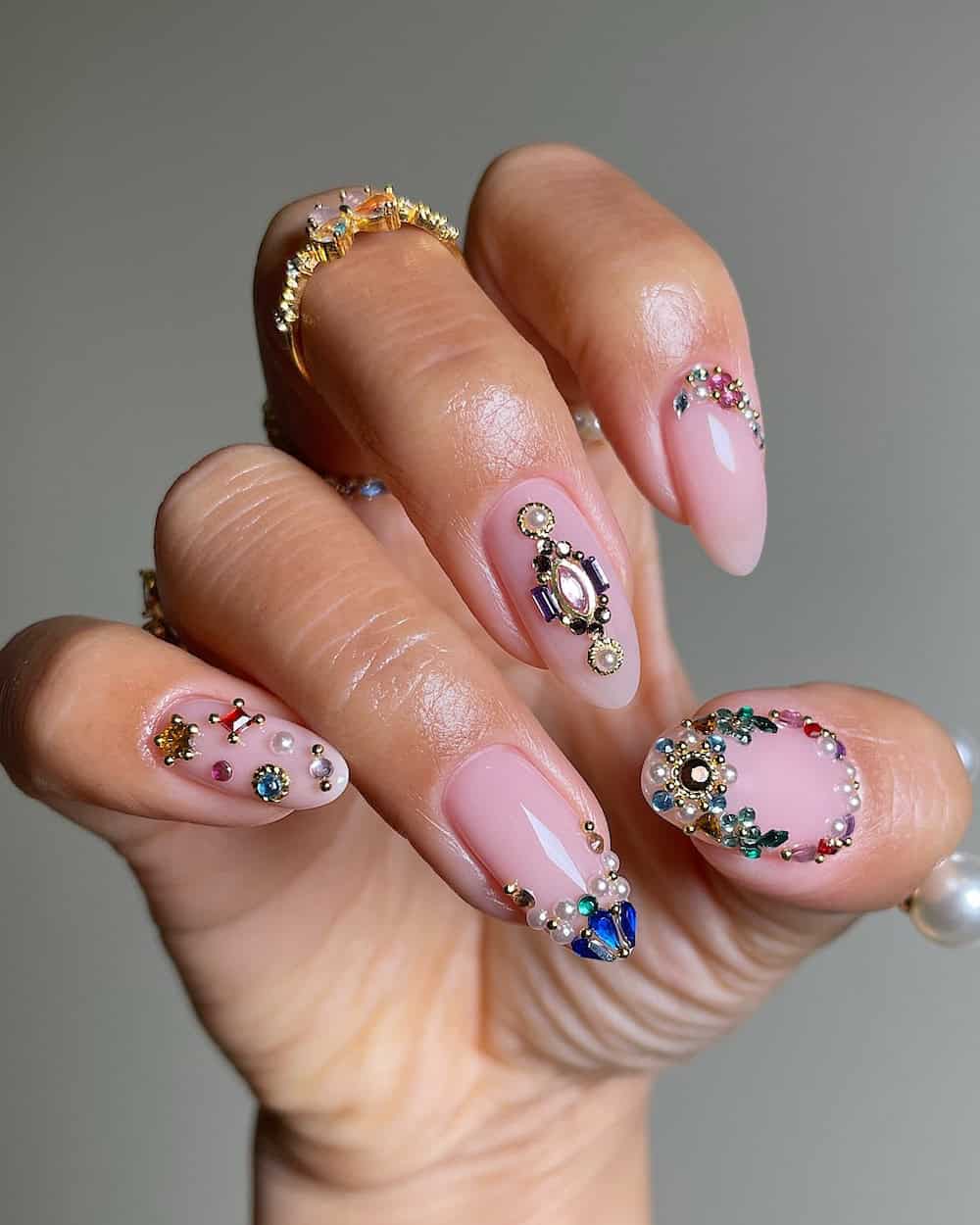 Glamorous Gemstone Cluster Nails Glamorous Gemstone Cluster Nails — Cute Winter Nails