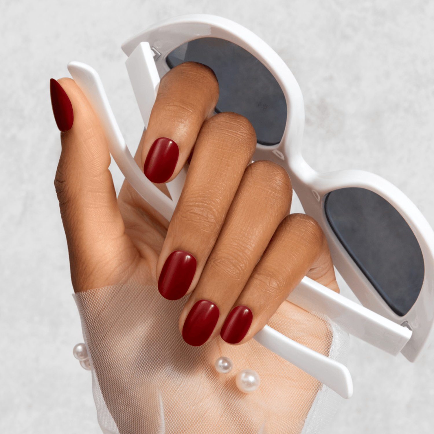 Vibrant Glossy Short Oval Burgundy Vibrant Glossy Short Oval Burgundy — Burgundy Nails