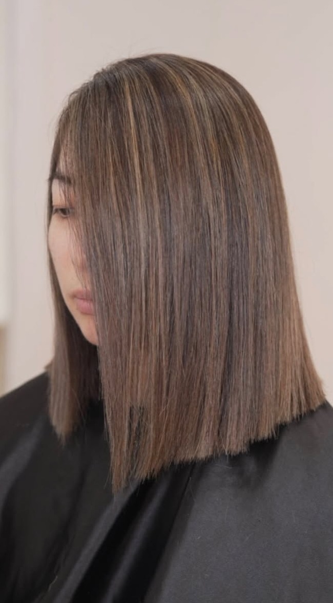 Collarbone Blunt Lob With Mushroom Brown Balayage Collarbone Blunt Lob With Mushroom Brown Balayage — Mushroom Brown Hair