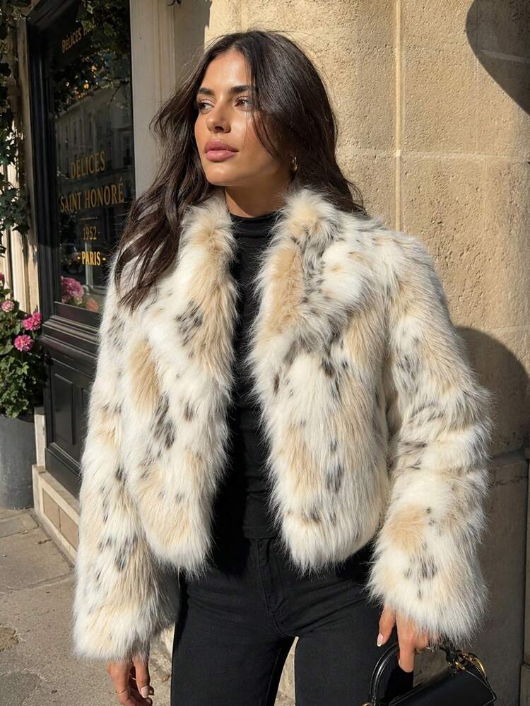 Spotted Faux Fur Jacket Over Black Turtleneck and Jeans Spotted Faux Fur Jacket Over Black Turtleneck and Jeans — Winter Streetwear Outfits