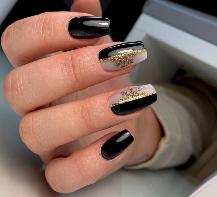 Short Square Snowflake and Glitter Nails — Winter Black Nails