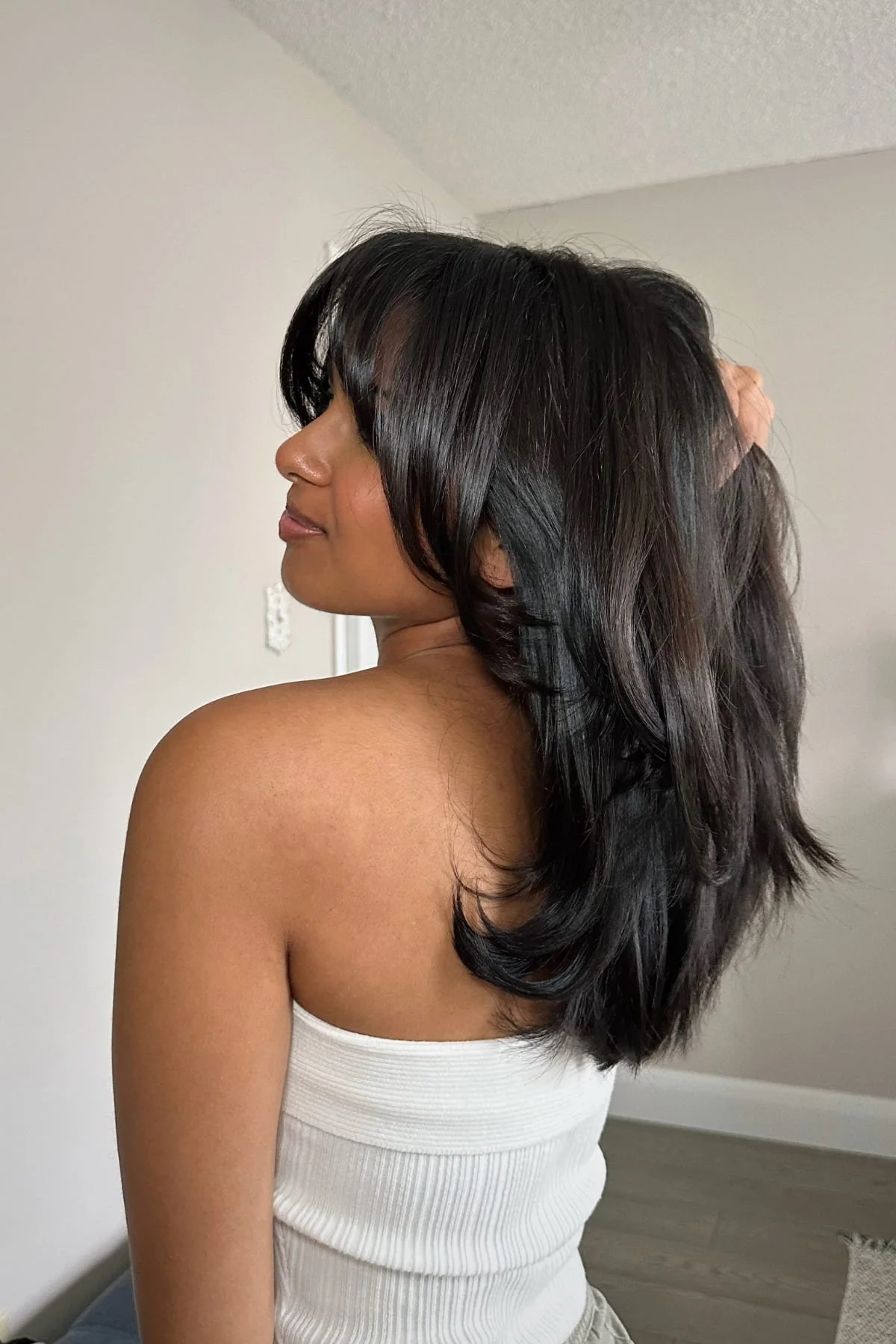 Dark Brown Mid-Back Blowout With Curtain Bangs — Long Winter Haircuts