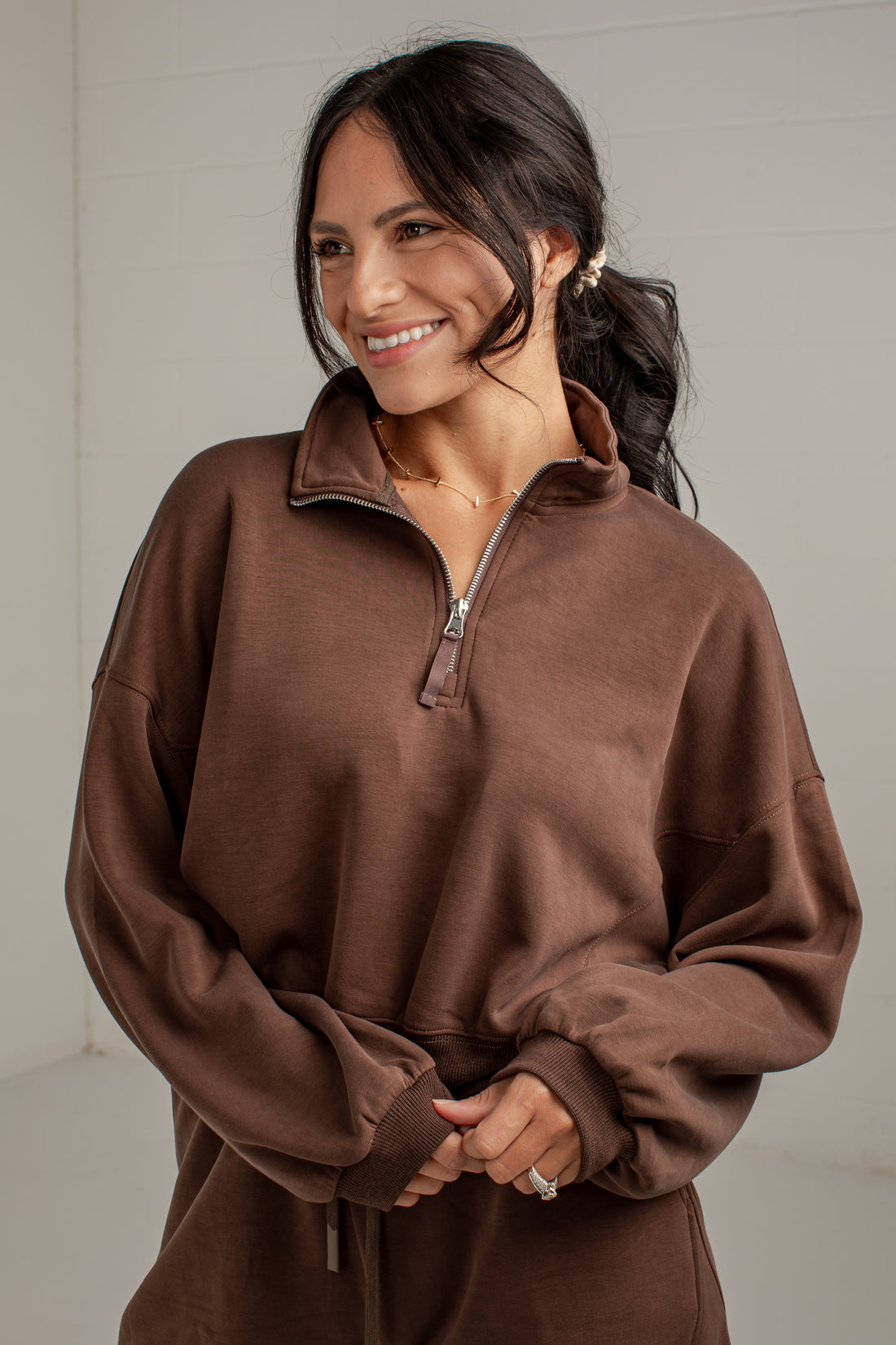 Oversized Brown Half-Zip Sweatshirt in Fleece-Like Knit Oversized Brown Half-Zip Sweatshirt in Fleece-Like Knit — Loungewear Outfits