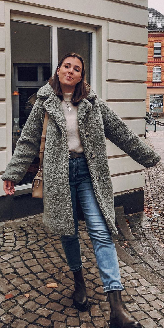 Grey Teddy Coat with Chunky Boots and Straight Jeans Grey Teddy Coat with Chunky Boots and Straight Jeans — Teddy Coat Outfits