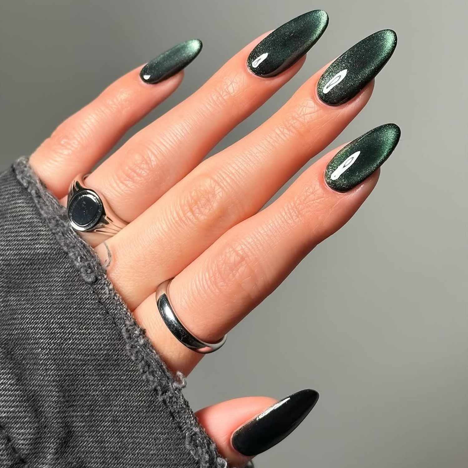 Dark Green Magnetic Cat Eye Stiletto Dark Green Magnetic Cat Eye Stiletto — Velvet Nails