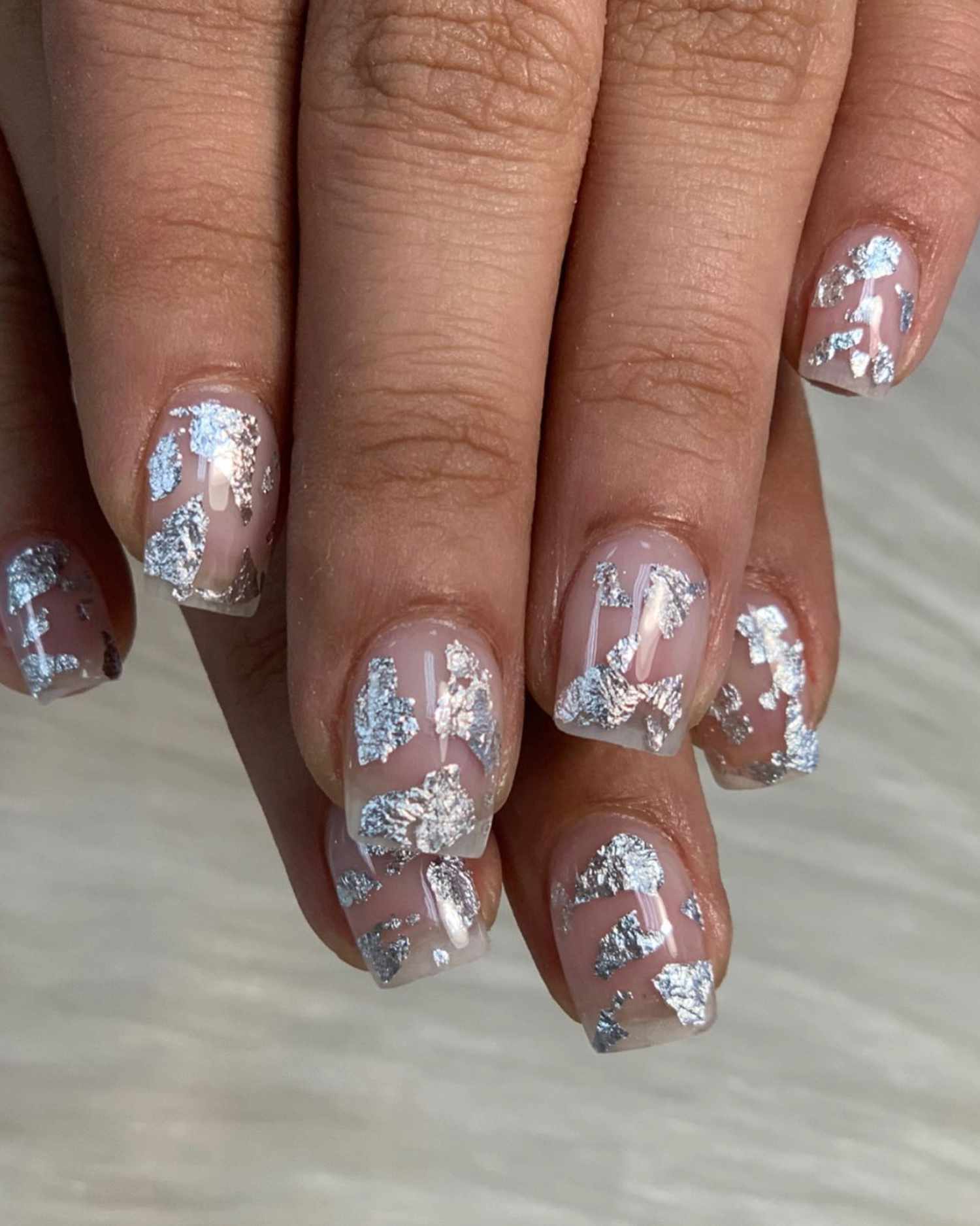 Silver Foil Fragments on Short Square Silver Foil Fragments on Short Square — Winter Dip Powder Nails