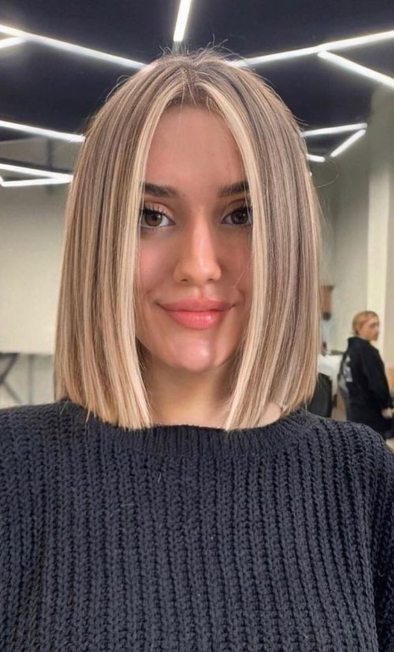Blunt Blonde Bob With Contrast Blunt Blonde Bob With Contrast — Winter Haircuts for Oval Faces