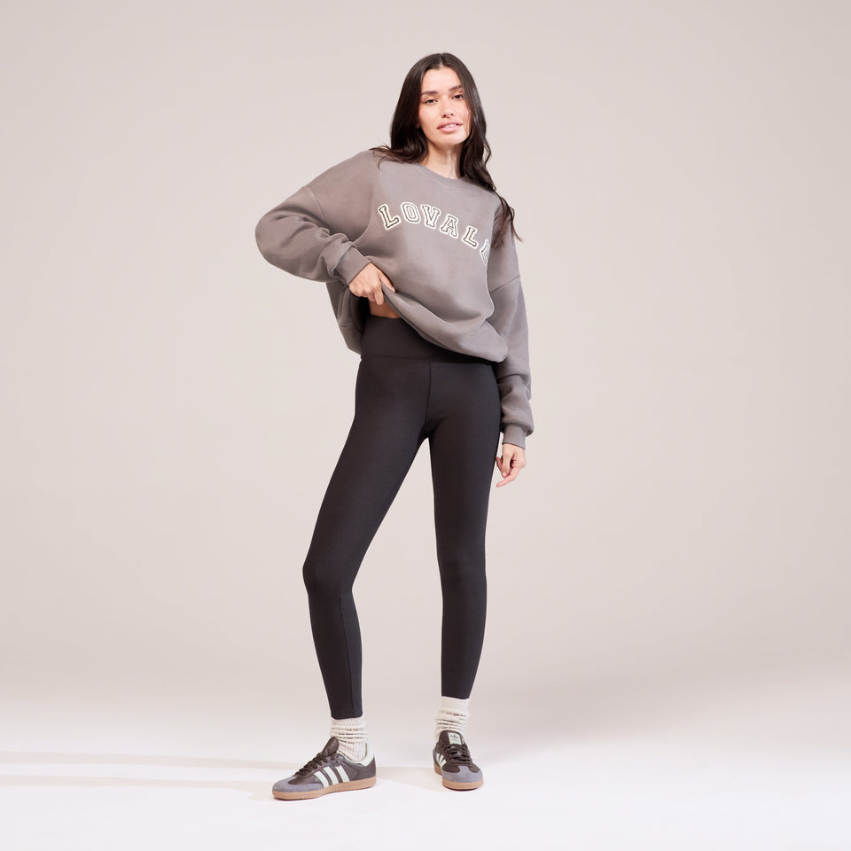 Graphic Sweatshirt and Leggings: Effortless Weekend Style — Winter Outfits with Leggings