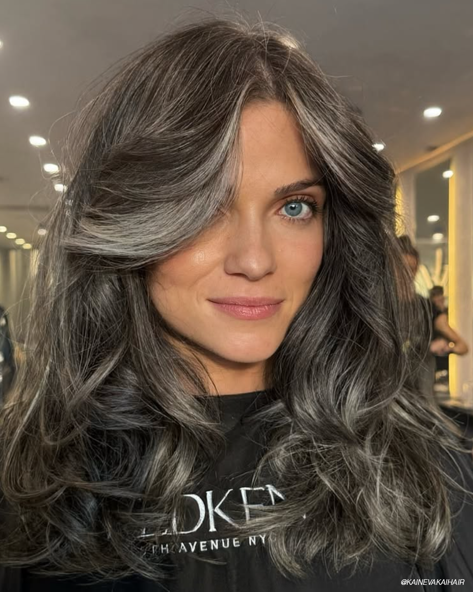 Long Wavy Blowout With Gray-Silver Blend Long Wavy Blowout With Gray-Silver Blend — Gray Blending Highlights