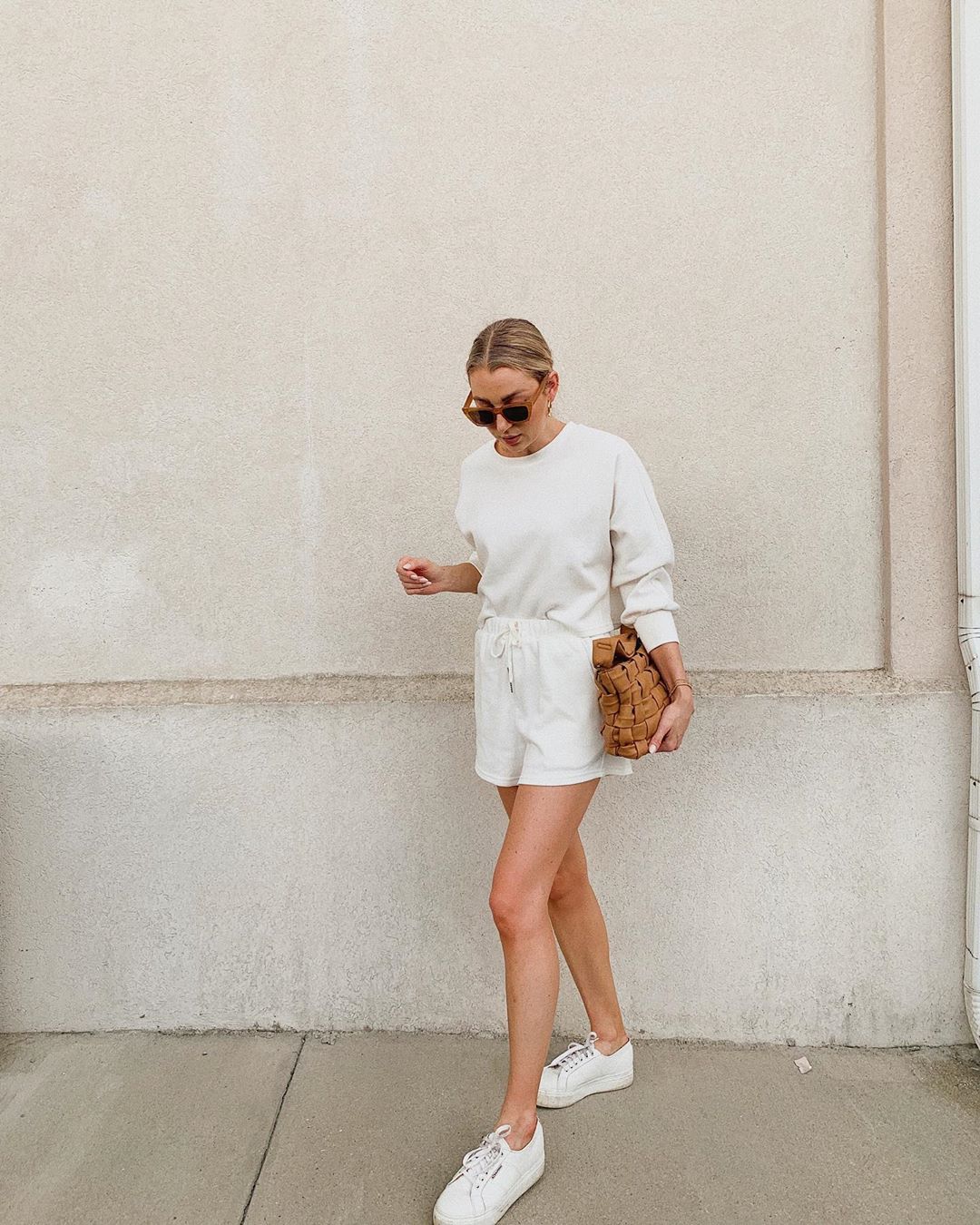 White Crewneck Sweatshirt and Shorts Set with Tan Woven Tote Bag White Crewneck Sweatshirt and Shorts Set with Tan Woven Tote Bag — Loungewear Outfits