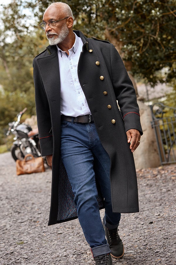 Military-Inspired Style: Long Black Coat and Jeans Military-Inspired Style: Long Black Coat and Jeans — Winter Outfits for Men