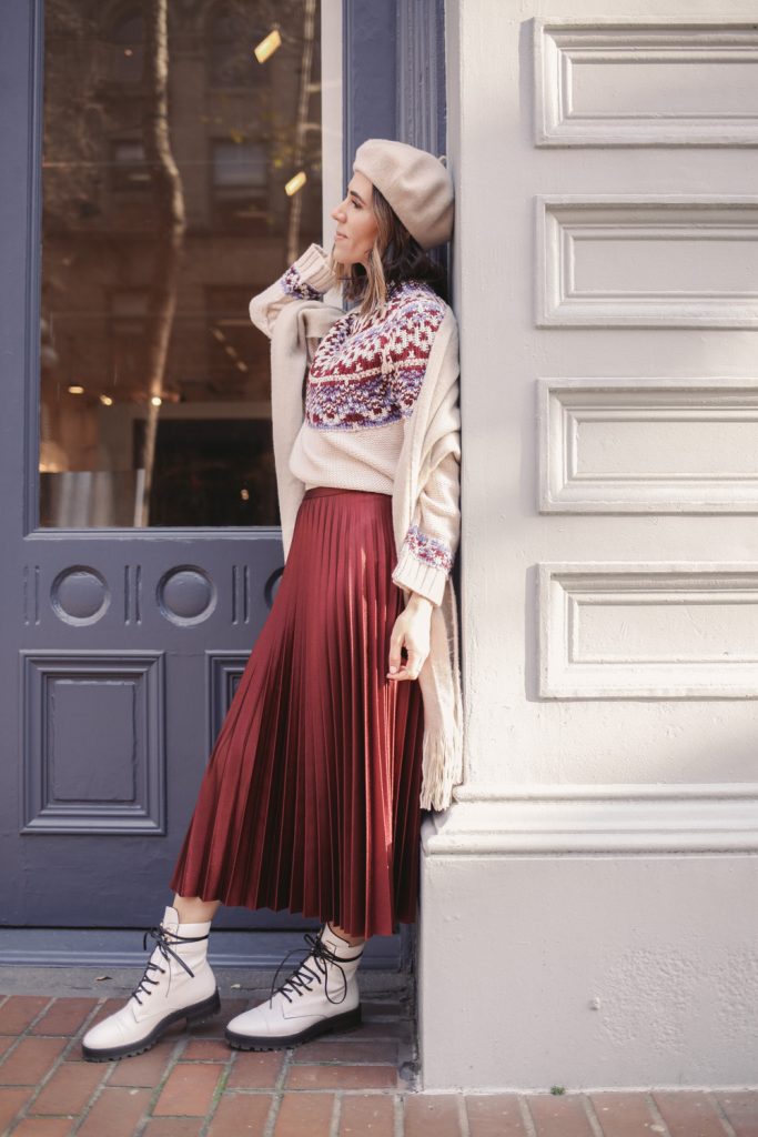 Chic Casual Style: Fair Isle Sweater with a Pleated Midi Skirt and Beret Chic Casual Style: Fair Isle Sweater with a Pleated Midi Skirt and Beret — Fair Isle Sweater Outfits