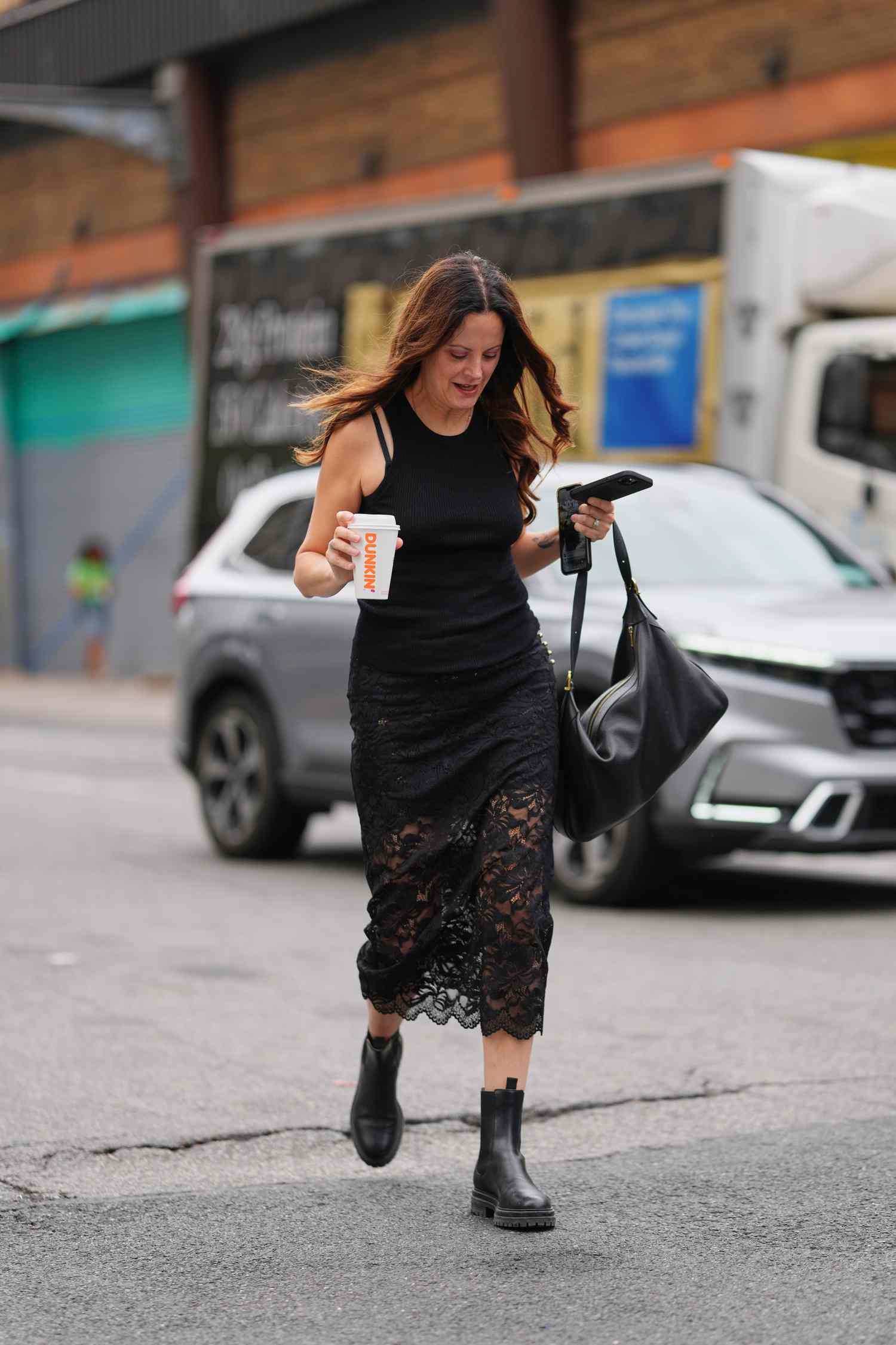 Black Chelsea Boots with a Lace Midi Dress for Casual Elegance Black Chelsea Boots with a Lace Midi Dress for Casual Elegance — Chelsea Boots Outfits