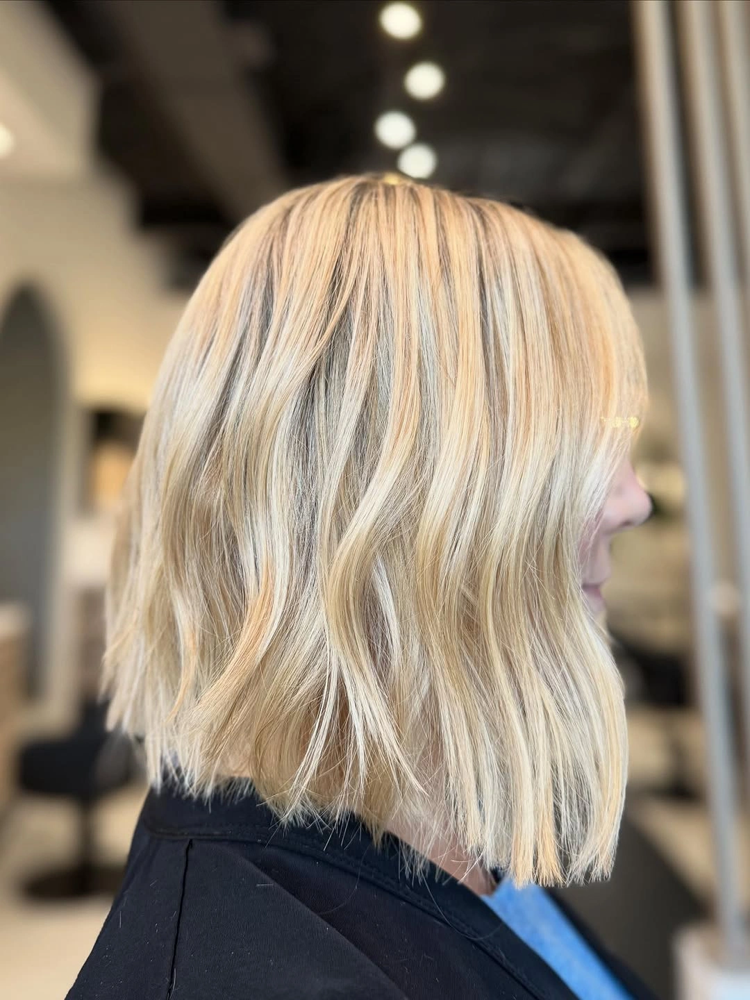 Blonde wavy long bob with loose bends and soft ends