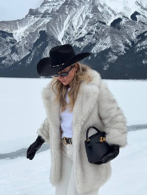 Faux Fur Coat, Cowboy Hat, and White Cowboy Boots Faux Fur Coat, Cowboy Hat, and White Cowboy Boots — Western Winter Outfits