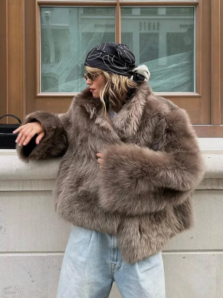 Beige Teddy Coat with Ripped Jeans and Espadrilles Beige Teddy Coat with Ripped Jeans and Espadrilles — Teddy Coat Outfits