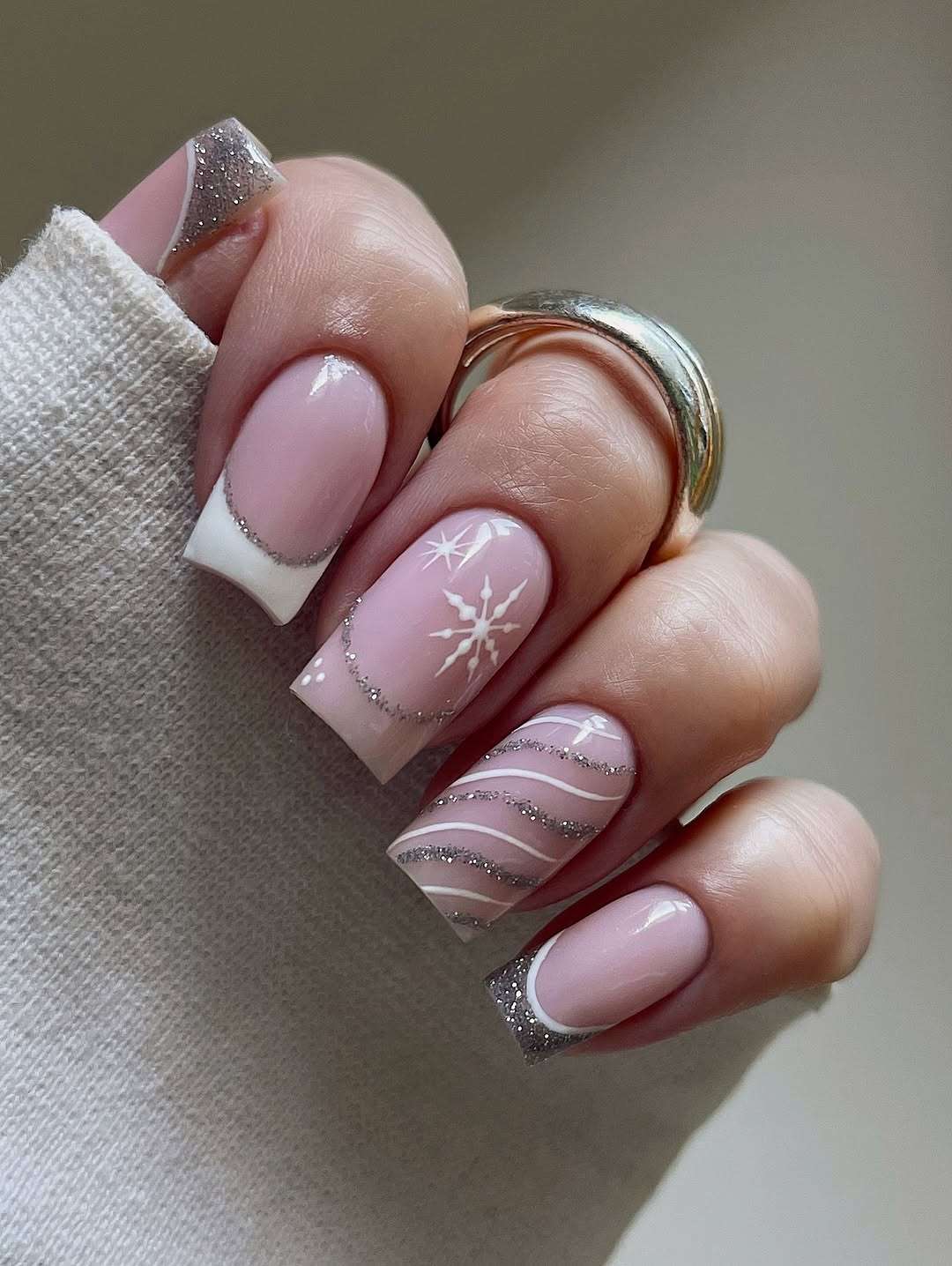 Short Square Winter Art Nails — Winter Glitter Nails