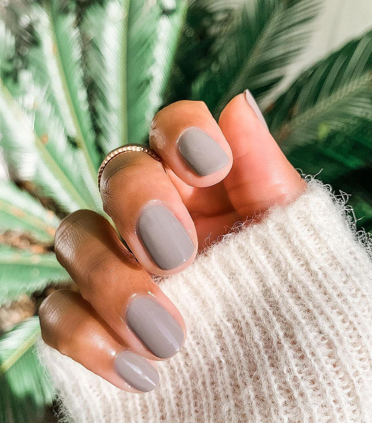 Classic Medium-Cool Gray Glossy Short Square Nails Classic Medium-Cool Gray Glossy Short Square Nails — Winter Gray Nails