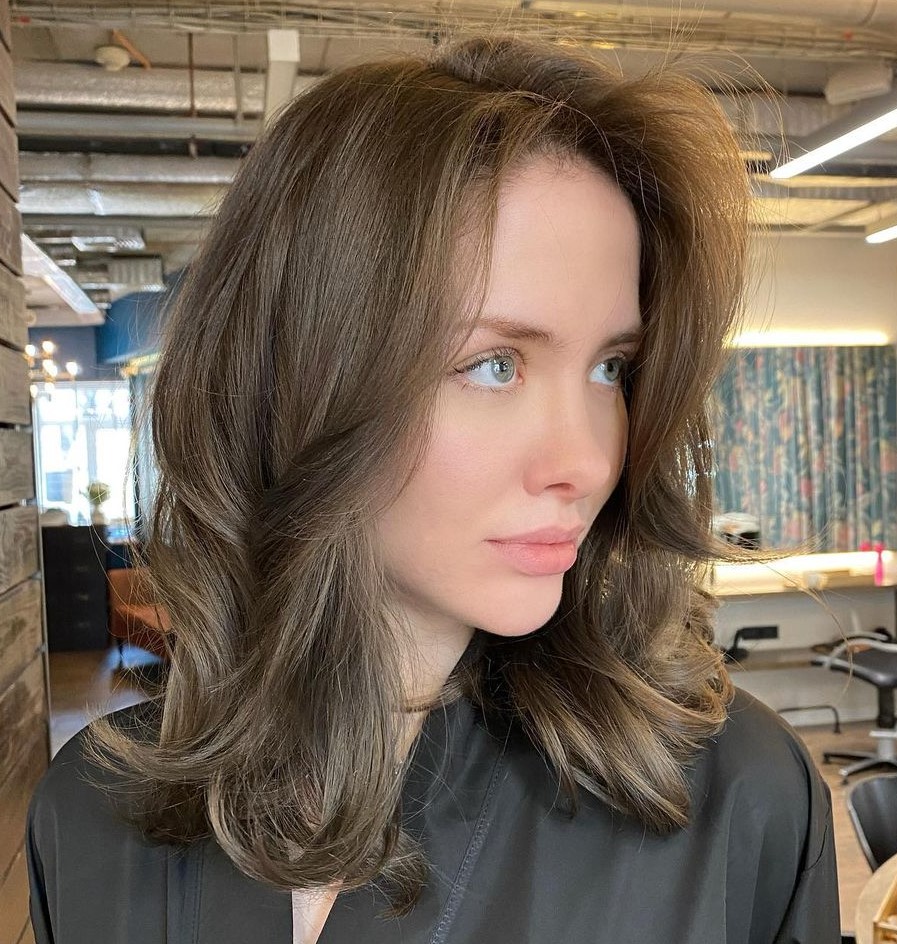 Mushroom Brown Collarbone Waves — Winter Hair Colors for Blue Eyes