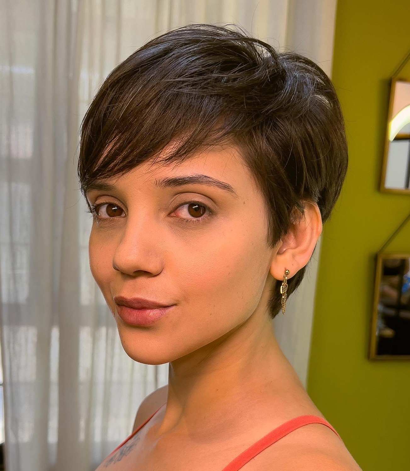 Asymmetrical Dark Brown Pixie With Side Bangs Asymmetrical Dark Brown Pixie With Side Bangs — Winter Pixie Haircuts