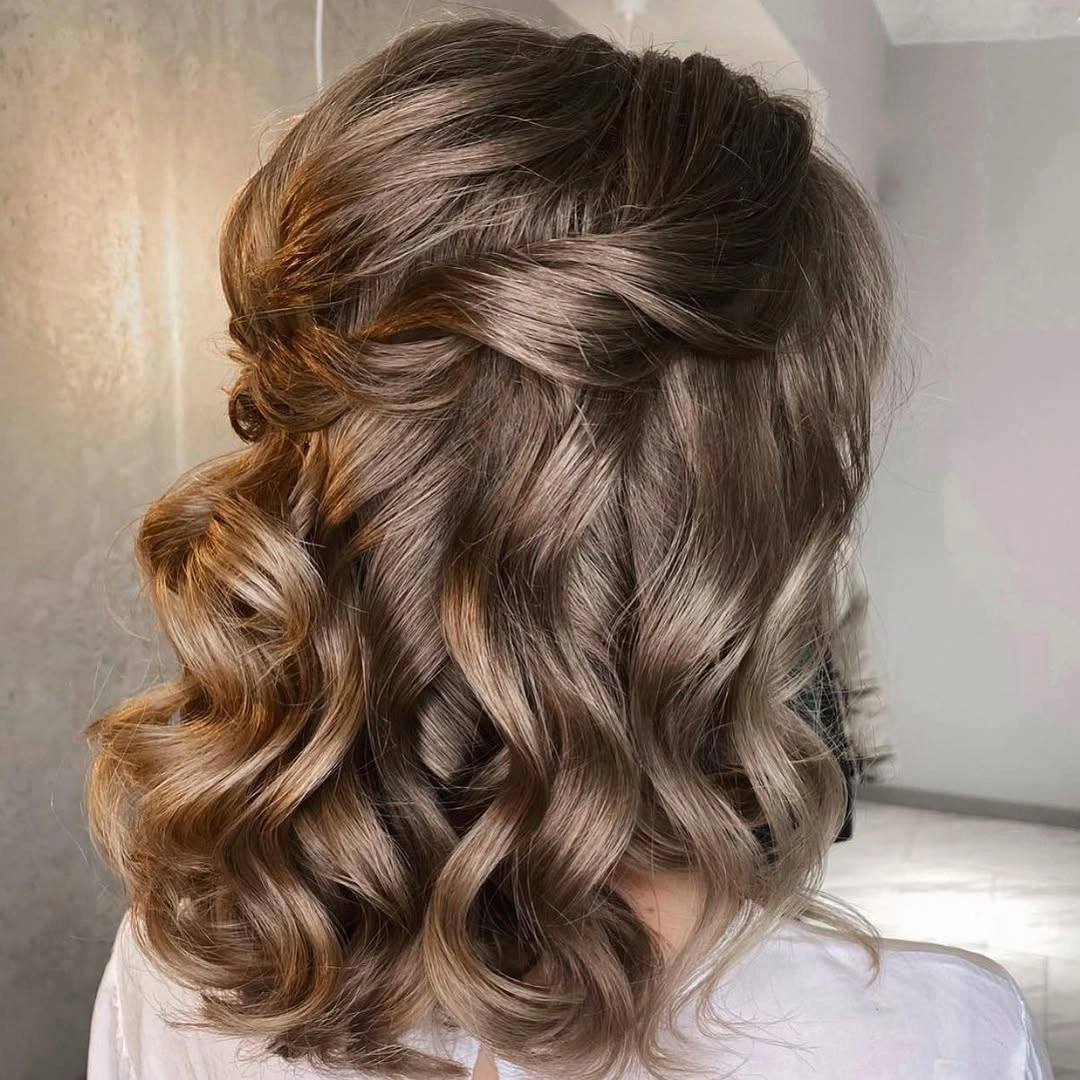 Back view of shoulder length highlighted waves